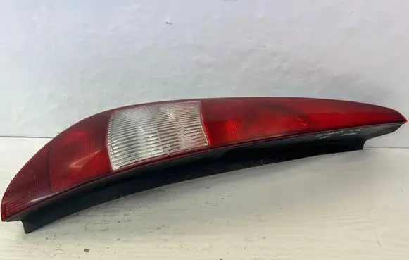 Ford Mondeo Mk III Rear/tail lights 1S7113405C