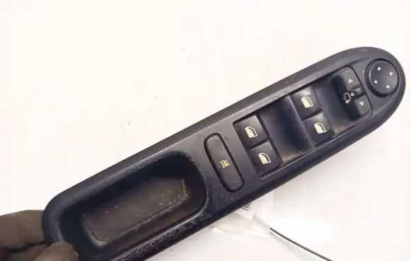 Peugeot 407 Electric window control switch 96468704XT