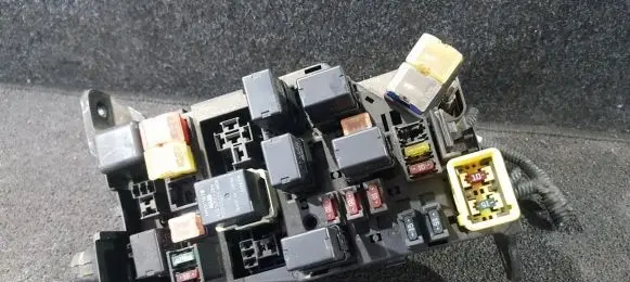 Mitsubishi Galant Fuse box set mr387220