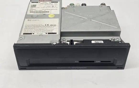 Volkswagen Touareg III Navigation unit CD/DVD player 760035063