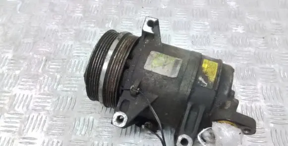 Volvo V50 Air conditioning (A/C) compressor (pump) 30676311