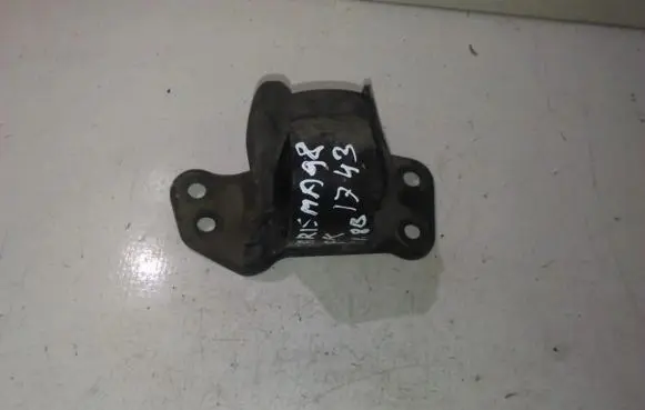 Mitsubishi Carisma Engine mount bracket 3318058