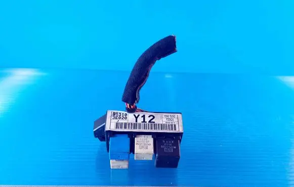 KIA Sorento Fuse box set 913103E020 P206240031
