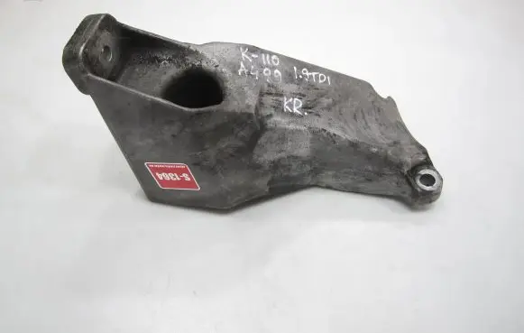 Audi A4 S4 B5 8D Engine mounting bracket 8D0199307P