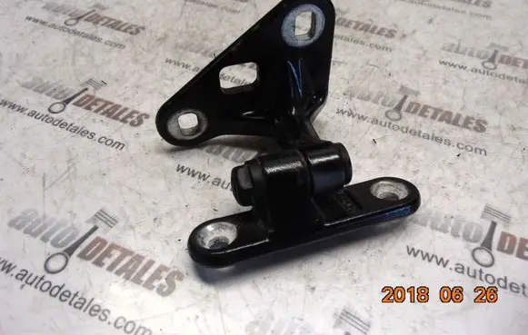 Mercedes-Benz E W211 Front door lower hinge 