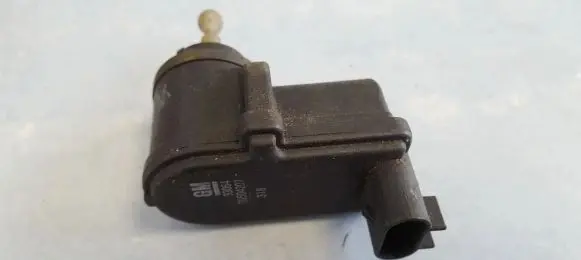 Opel Vectra B Headlight level adjustment motor 90504207 93064