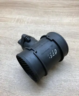 Opel Vectra B Mass air flow meter 0281002180