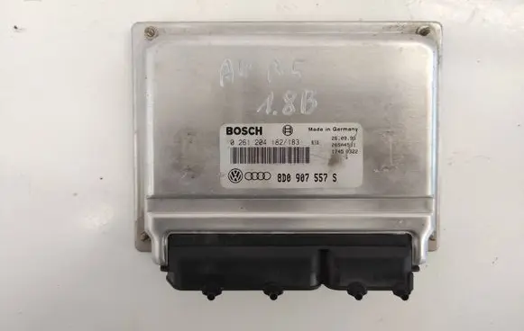 Audi A4 S4 B5 8D Engine control unit/module 8D0907557S 0261204182