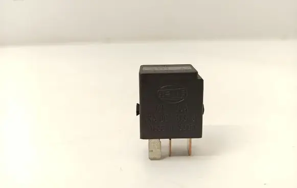 Mercedes-Benz CLS C219 Other relay 0025421119