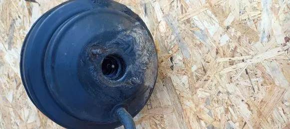 Mazda 323 Brake booster