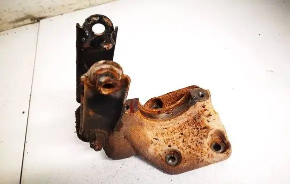 Volvo XC70 Engine mounting bracket 6g9n3k305ab 6g9n3k305-ab