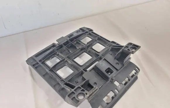 Volkswagen Golf VI Engine control unit holder 5K0906507