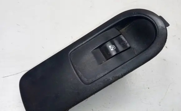 Renault Scenic II - Grand scenic II Quarter vent window switch 156013740