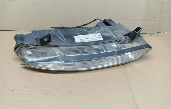 Skoda Octavia Mk2 (1Z) Headlight/headlamp 1Z0941068