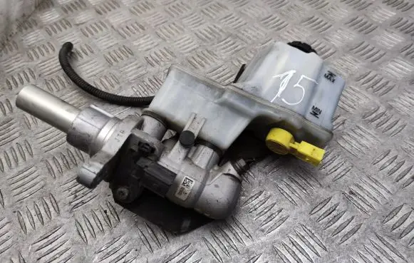 Volkswagen PASSAT B8 Master brake cylinder 5Q2611301H