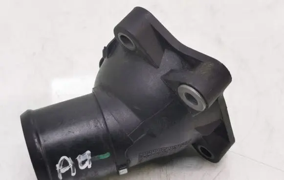 Toyota Avensis T250 Engine coolant pipe/hose 163210R011
