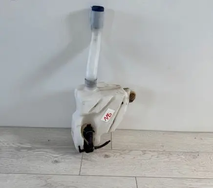 Fiat 500L Windshield washer fluid reservoir/tank