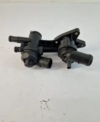Volkswagen Touran I Thermostat housing 03C121121D
