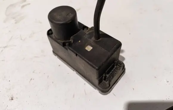Volkswagen Golf III Vacuum pump 1H0962257