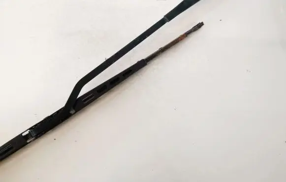 Nissan Navara D22 Front wiper blade arm