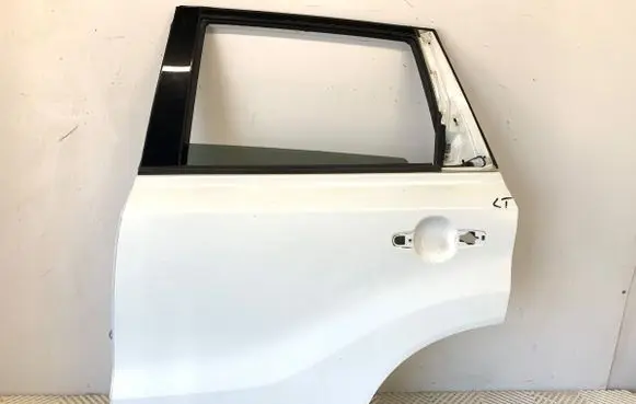 Suzuki Vitara (LY) Rear door 26U