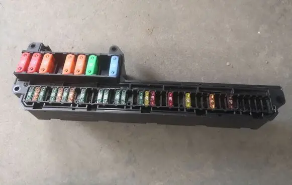 BMW 5 E60 E61 Fuse box set 6957330