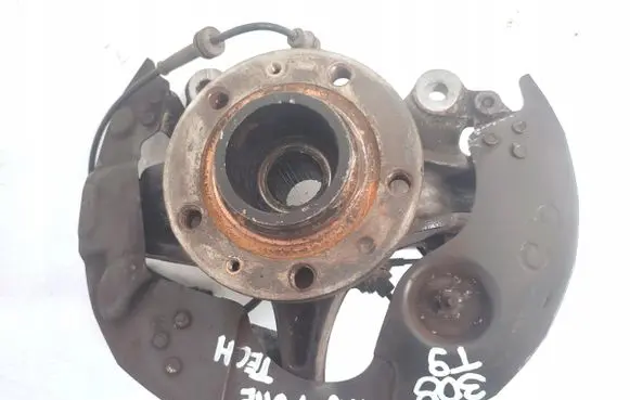 Peugeot 308 Front wheel hub spindle knuckle