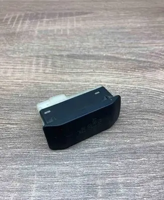 Passenger airbag on/off switch