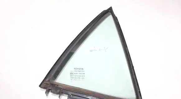 Toyota Auris 150 Rear side window