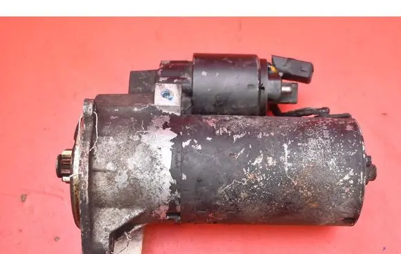 Volkswagen PASSAT B5 Starter motor 069911023E