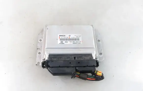 KIA Sorento Engine control unit/module 391004A715 0281010956