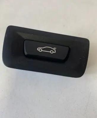 BMW 2 F46 Tailgate/boot open switch button 9275119 61319275119