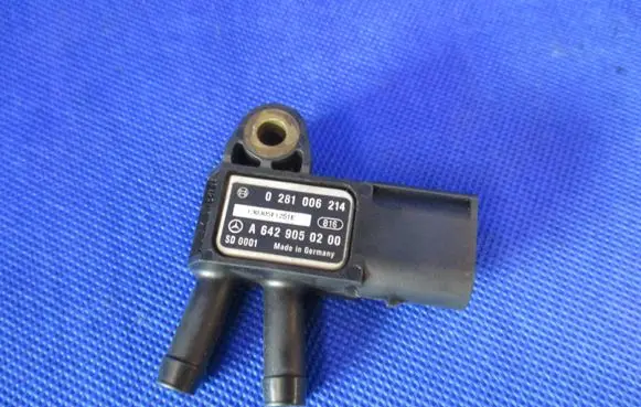 Mercedes-Benz E W212 Exhaust gas pressure sensor 0281006214 130305T1251E A6429050200