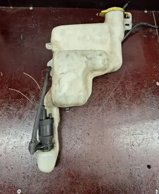 Jeep Compass Windshield washer fluid reservoir/tank 05303789