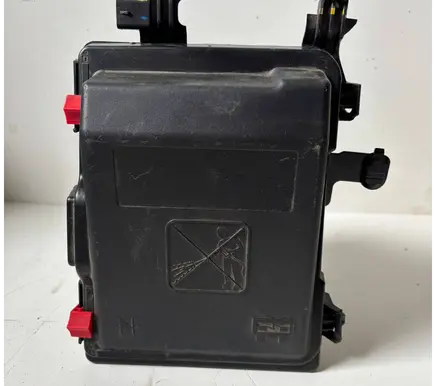 Peugeot 3008 II Fuse box cover 9678633380