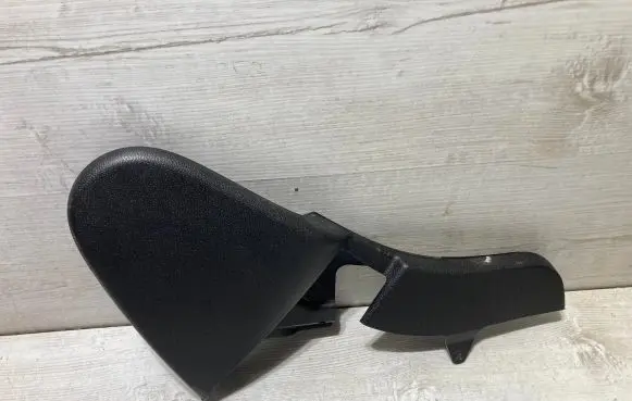 Mercedes-Benz CLS C218 X218 Front door seat control surround trim A2129180530