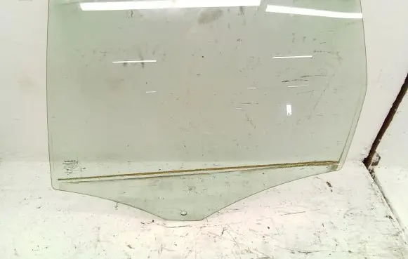 Volvo V70 Rear door window glass