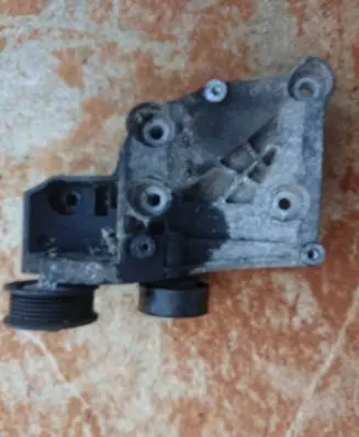 Opel Insignia A Engine mounting bracket 532274354