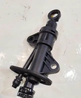 Volkswagen Golf VII Clutch slave cylinder KG15010547