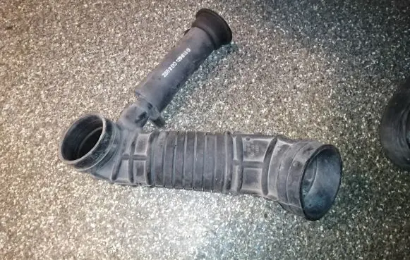Volkswagen II LT Air intake hose/pipe 2D0129627 2D0129615B