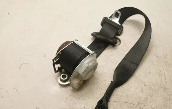 Jeep Grand Cherokee Rear seatbelt 2472180