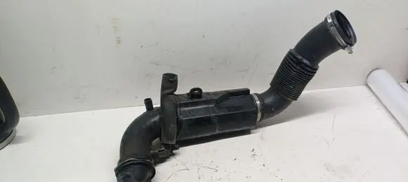 Mini Clubman F54 Oil fill pipe PA6GF35
