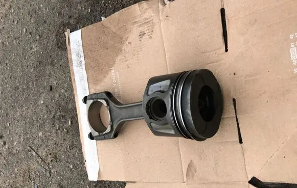 Opel Insignia A Piston with connecting rod