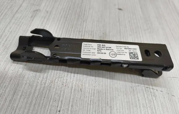 Audi Q2 - Seat belt height adjuster 4M0857819A