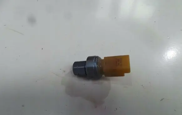 Opel Grandland X Air conditioning (A/C) pressure sensor 82CP3206