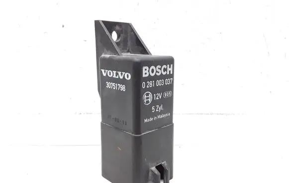 Volvo V70 Glow plug pre-heat relay 0281003037 30751798