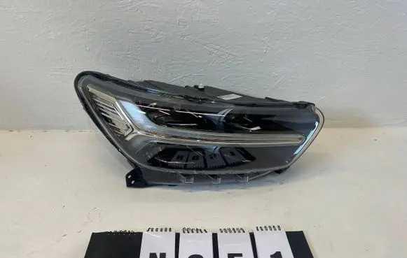Volvo XC40 Headlight/headlamp 31655987