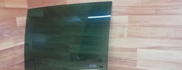 Renault Laguna III Rear door window glass 823010006R AS3M536DOT682 E000199