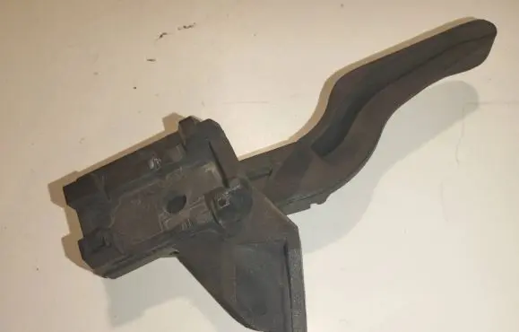 Opel Astra H Engine bonnet (hood) release handle 218186591