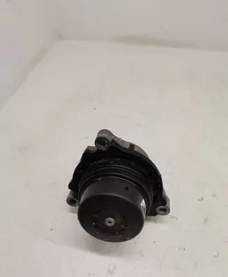 BMW 4 F32 F33 Engine mount bracket 6799104